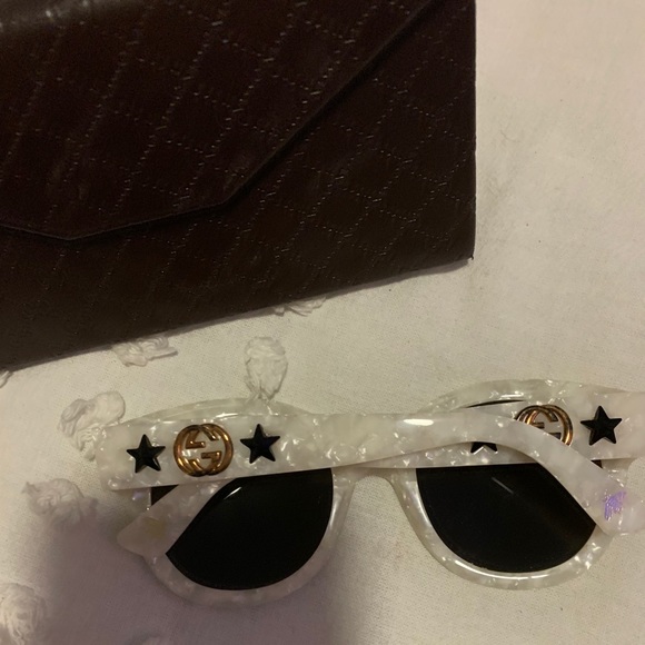 Gucci Pearl White Round Sunglasses with Black Lenses main image 7